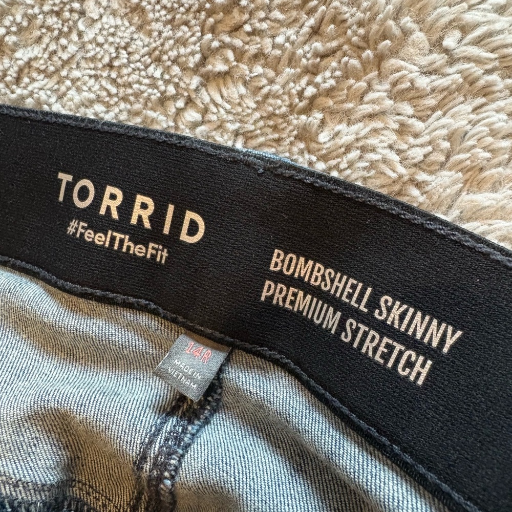Torrid Women's Dark Blue Skinny Jeans - Picture 2 of 2